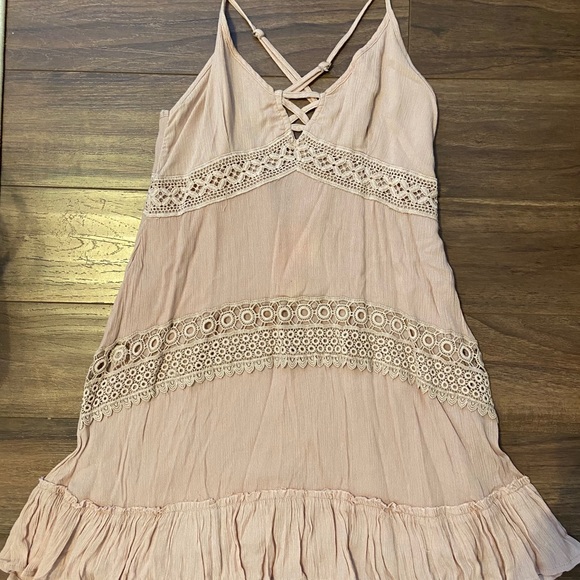 Light Pink Lace Dress - Picture 2 of 2
